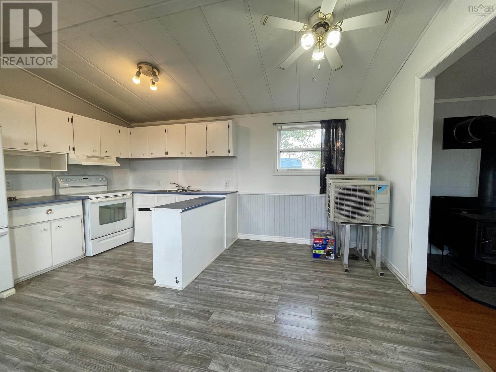 44 Chapel Street, Springhill, Nova Scotia  B0M 1X0 - Photo 18 - 202601416