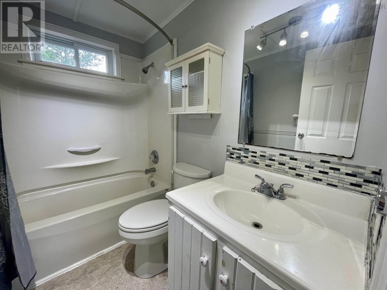 44 Chapel Street, Springhill, Nova Scotia  B0M 1X0 - Photo 28 - 202601416