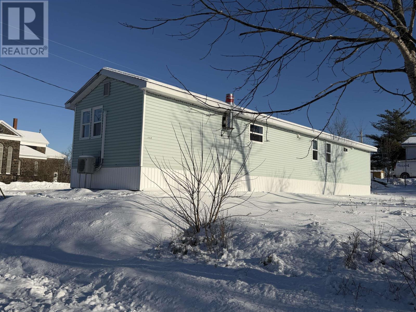 44 Chapel Street, Springhill, Nova Scotia  B0M 1X0 - Photo 3 - 202601416