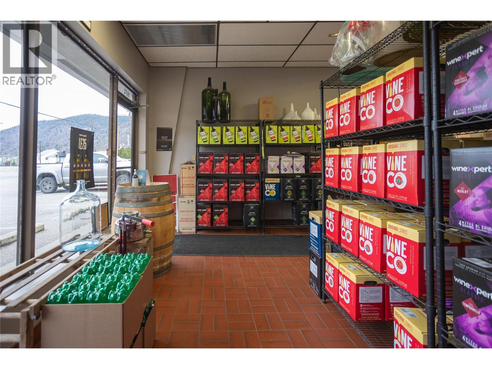 1672 Second Avenue, Trail, British Columbia  V1R 1M5 - Photo 3 - 10372352