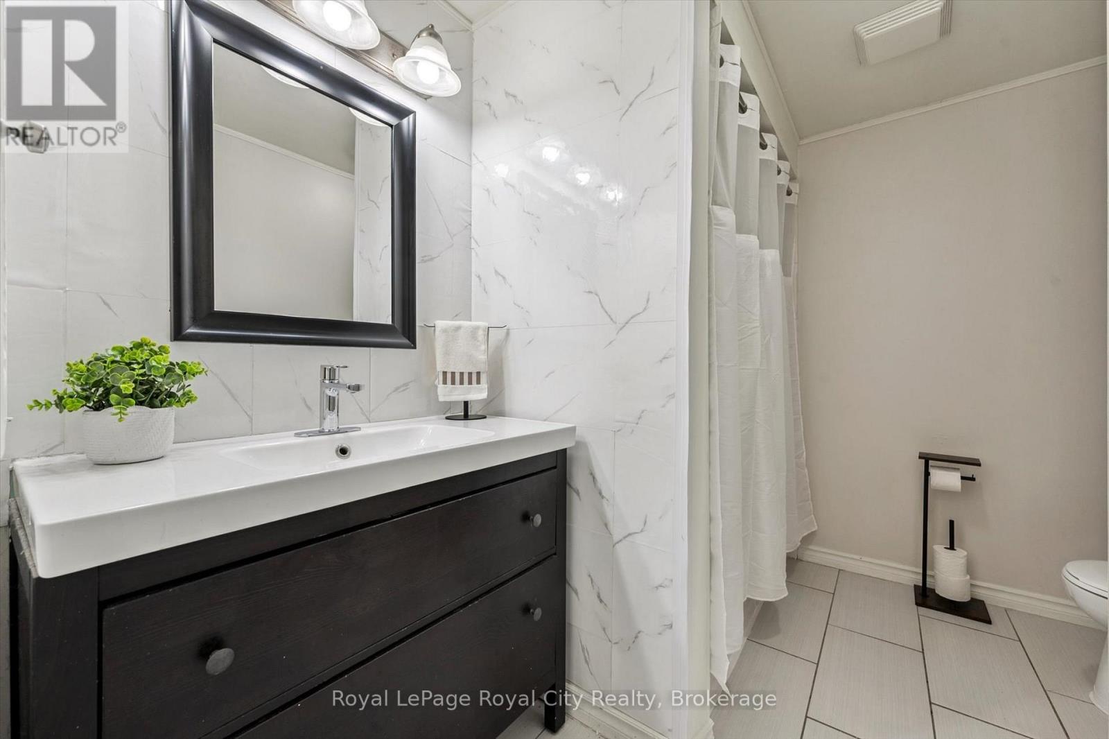 30 - 121 Bagot Street, Guelph, Ontario N1H 5T8 - Photo 23 - X12724734