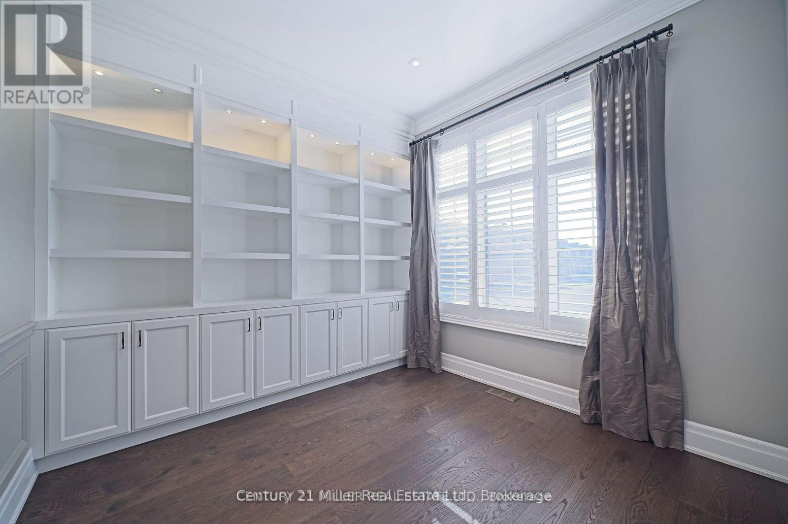 155 Bowbeer Road, Oakville, Ontario  L6H 0Y6 - Photo 4 - W12724852