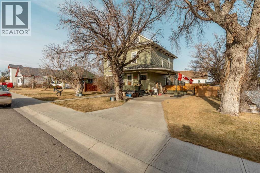327 20 Street, Fort Macleod, Alberta  T0L 0Z0 - Photo 2 - A2278502