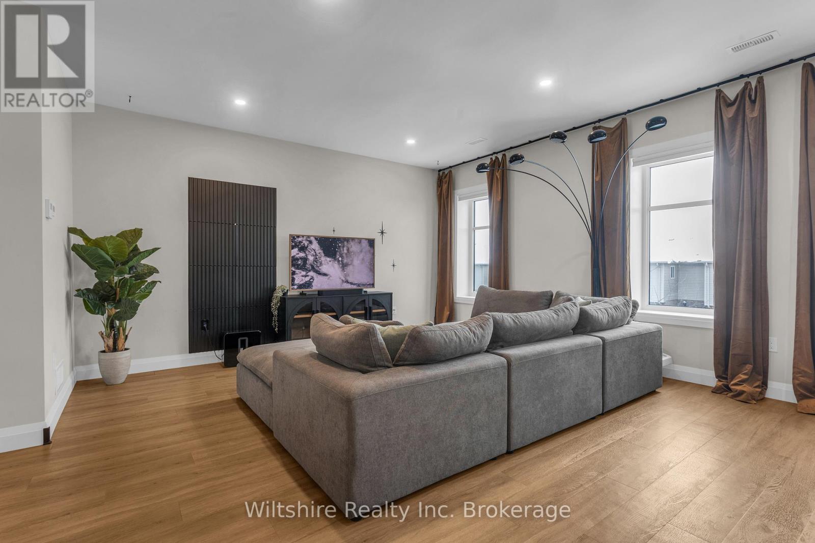 1105 - 361 Quarter Town Line, Tillsonburg, Ontario  N4G 0K2 - Photo 3 - X12709848