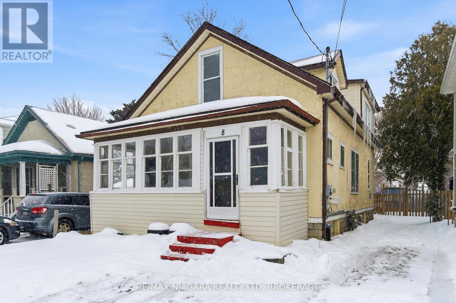 8 Ida Street, St. Catharines, Ontario  L2R 3X4 - Photo 1 - X12724858