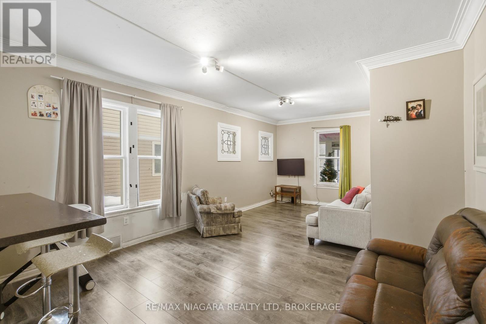 8 Ida Street, St. Catharines, Ontario  L2R 3X4 - Photo 12 - X12724858