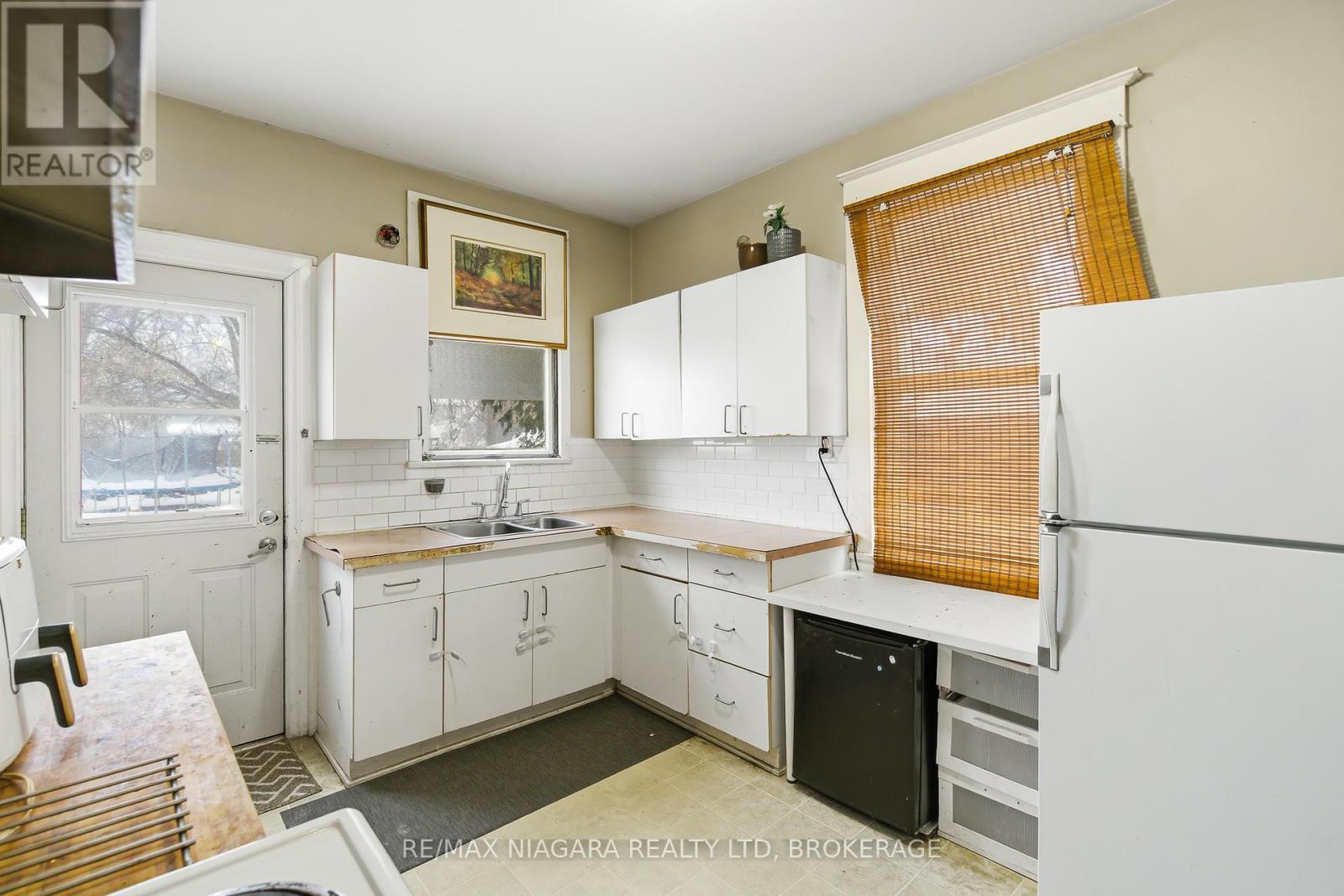 8 Ida Street, St. Catharines, Ontario  L2R 3X4 - Photo 14 - X12724858