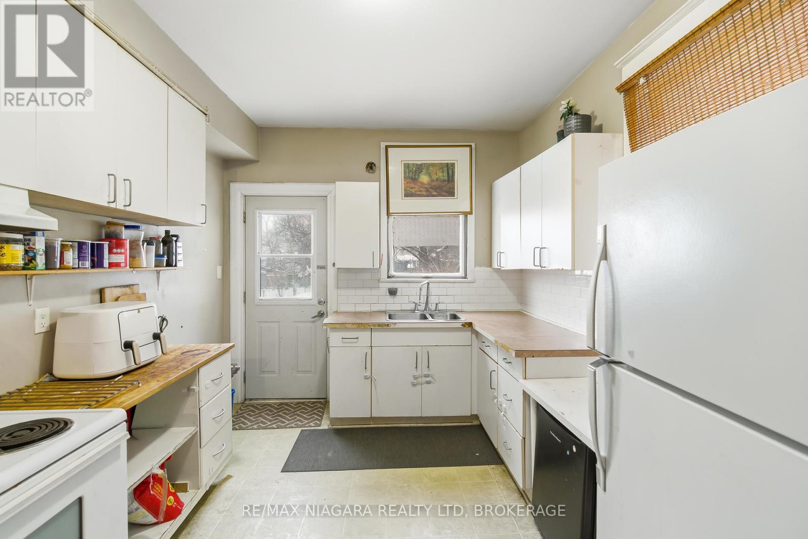 8 Ida Street, St. Catharines, Ontario  L2R 3X4 - Photo 15 - X12724858