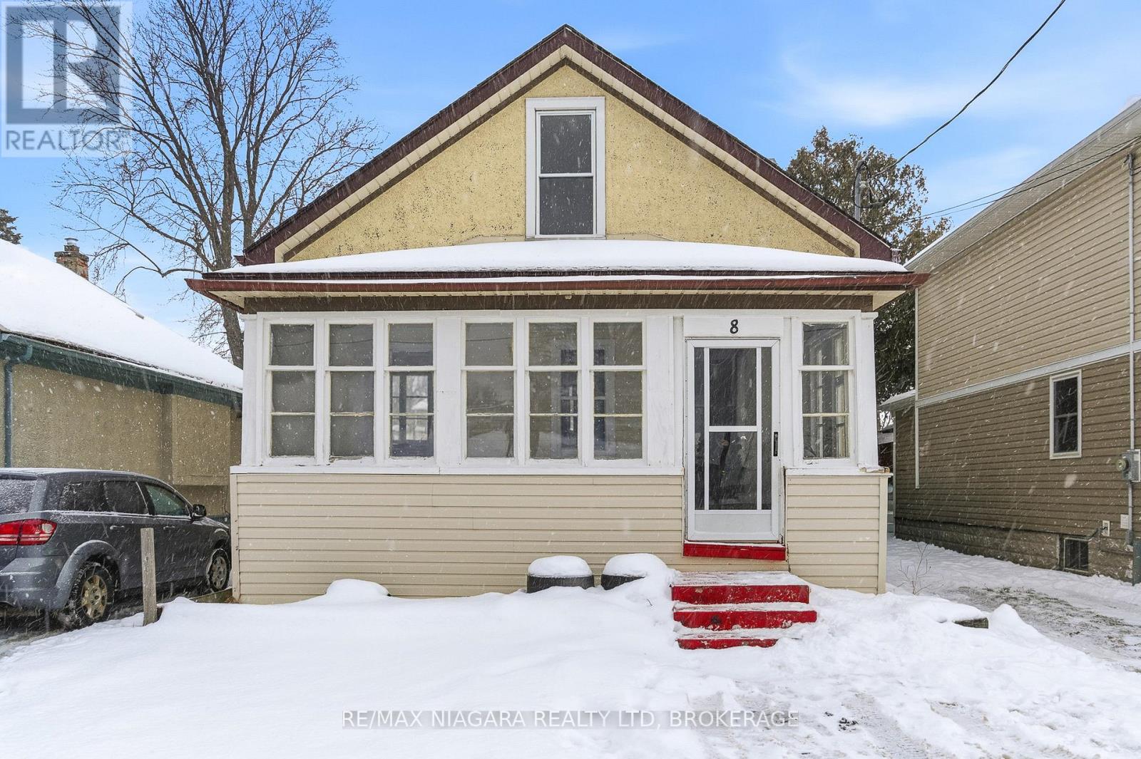 8 Ida Street, St. Catharines, Ontario  L2R 3X4 - Photo 2 - X12724858