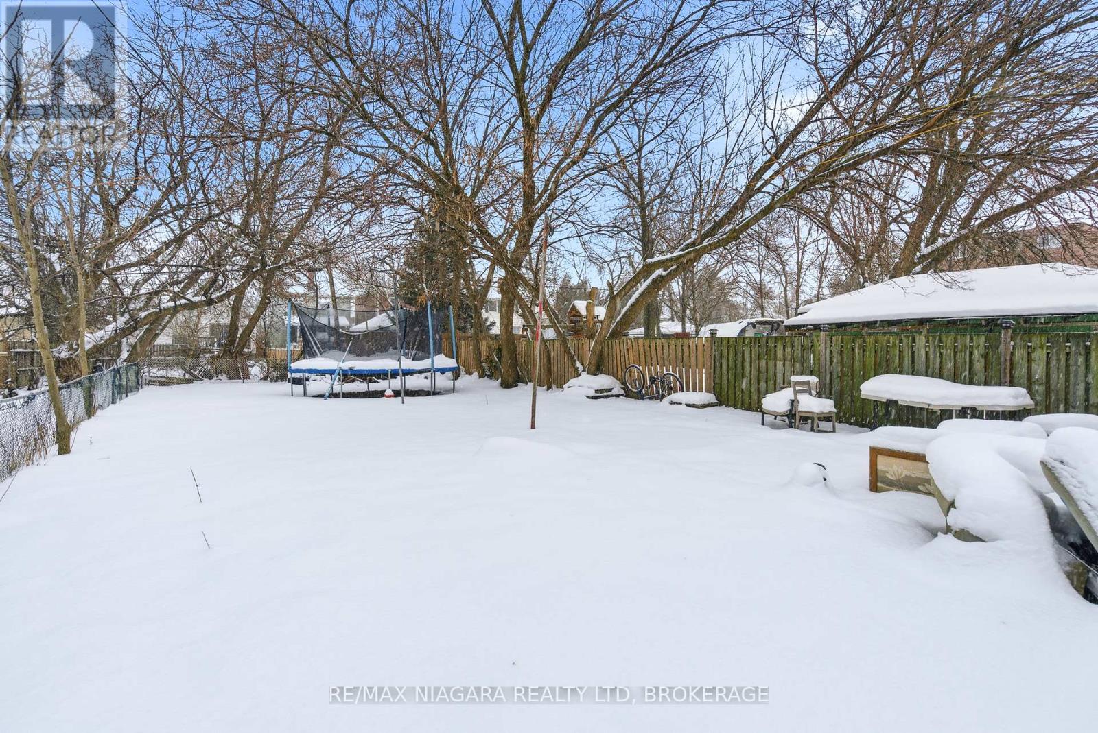 8 Ida Street, St. Catharines, Ontario  L2R 3X4 - Photo 7 - X12724858