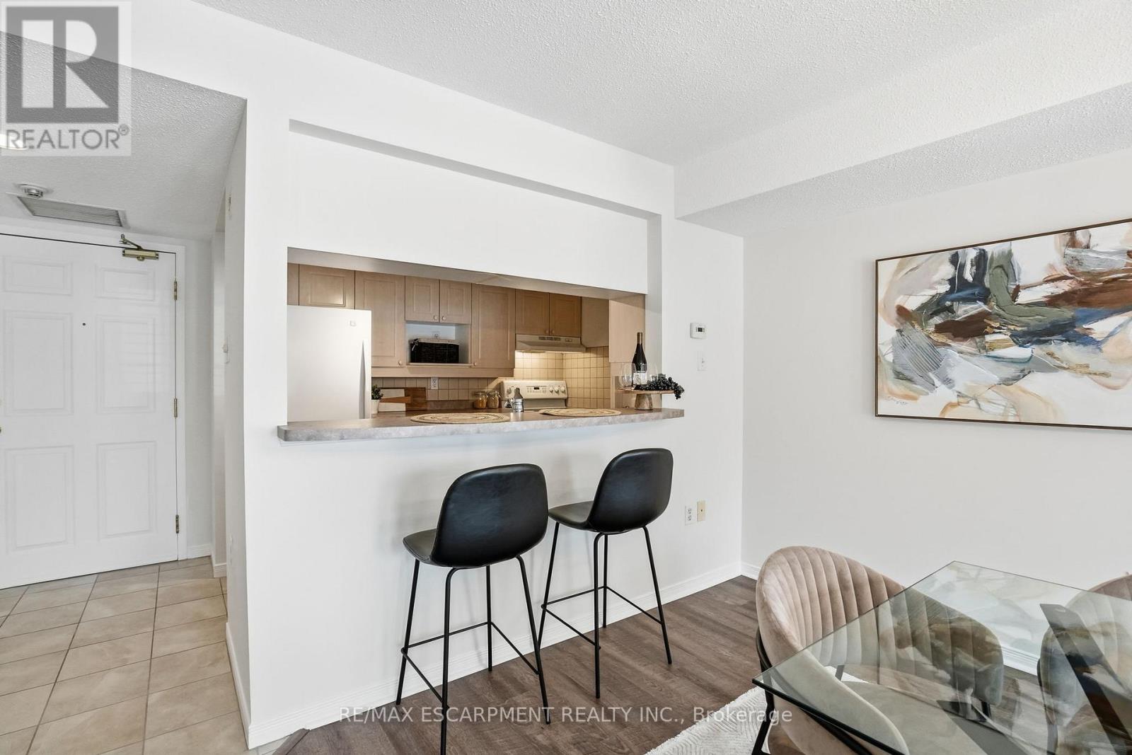 E106 - 216 Plains Road W, Burlington, Ontario  L7T 4K8 - Photo 12 - W12724466