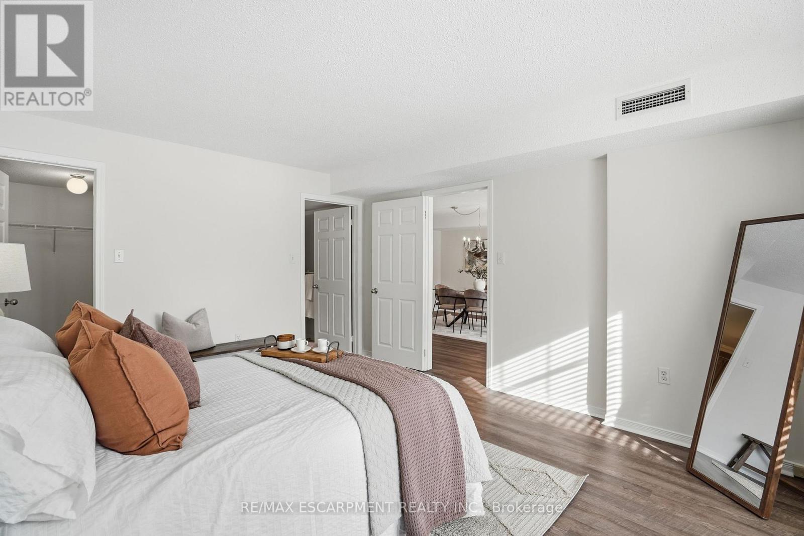 E106 - 216 Plains Road W, Burlington, Ontario  L7T 4K8 - Photo 28 - W12724466