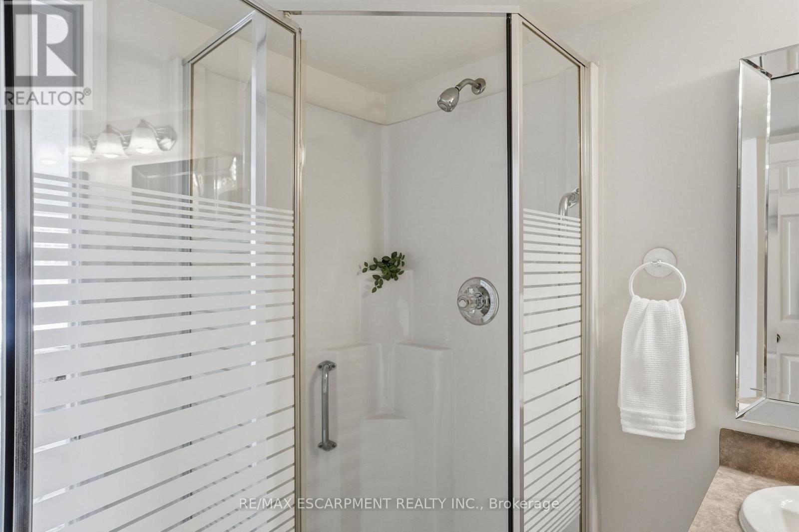 E106 - 216 Plains Road W, Burlington, Ontario  L7T 4K8 - Photo 32 - W12724466