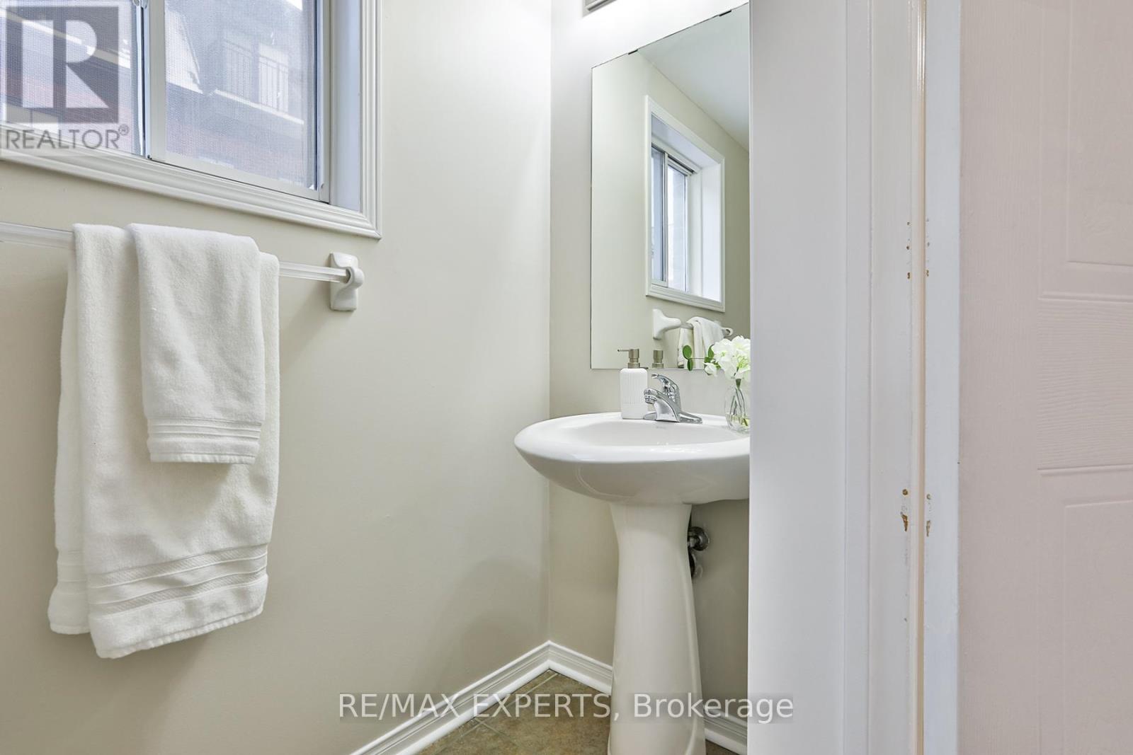 120 - 86 Joymar Drive, Mississauga, Ontario  L5M 7Z6 - Photo 4 - W12724436