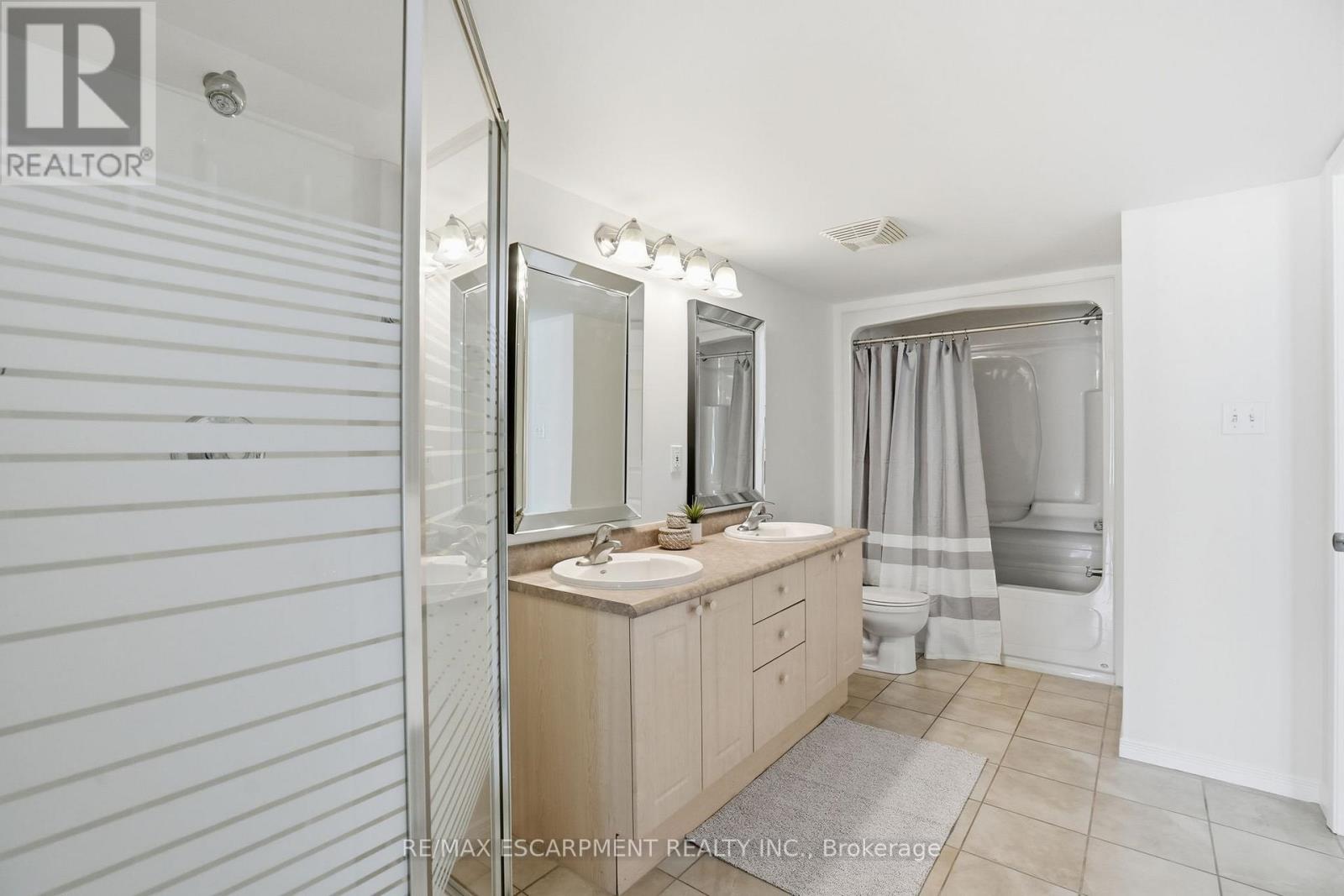 E106 - 216 Plains Road W, Burlington, Ontario  L7T 4K8 - Photo 31 - W12724466