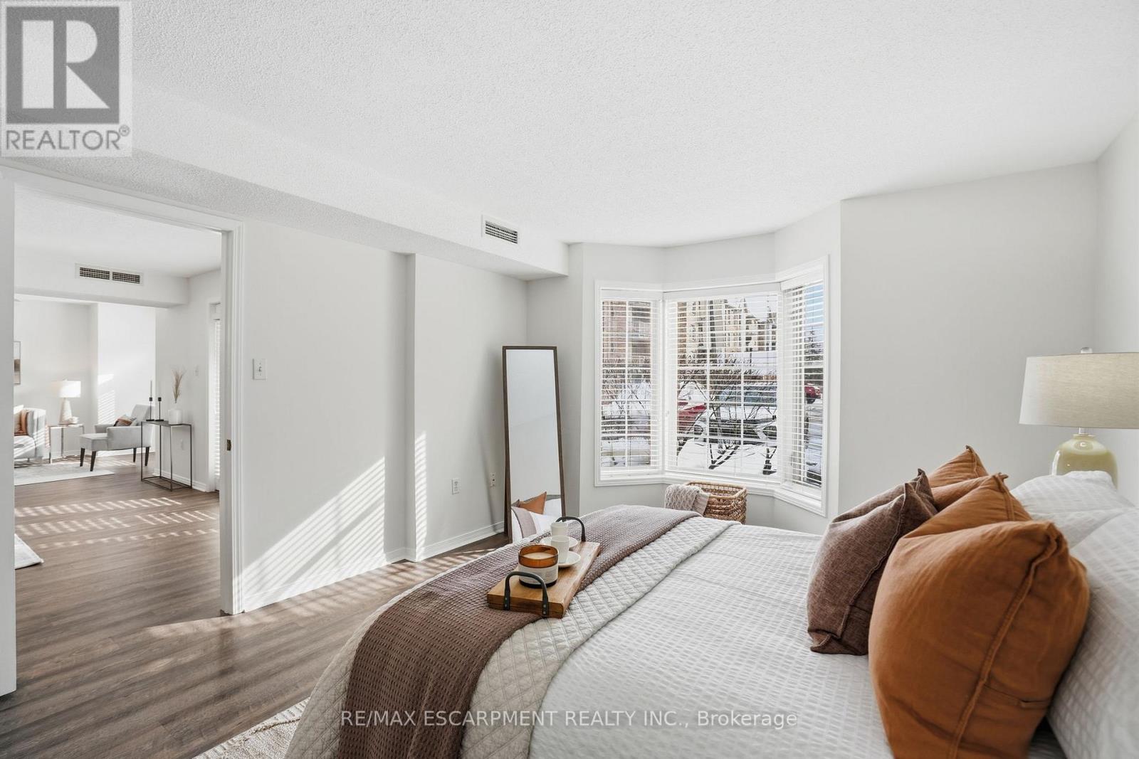 E106 - 216 Plains Road W, Burlington, Ontario  L7T 4K8 - Photo 27 - W12724466