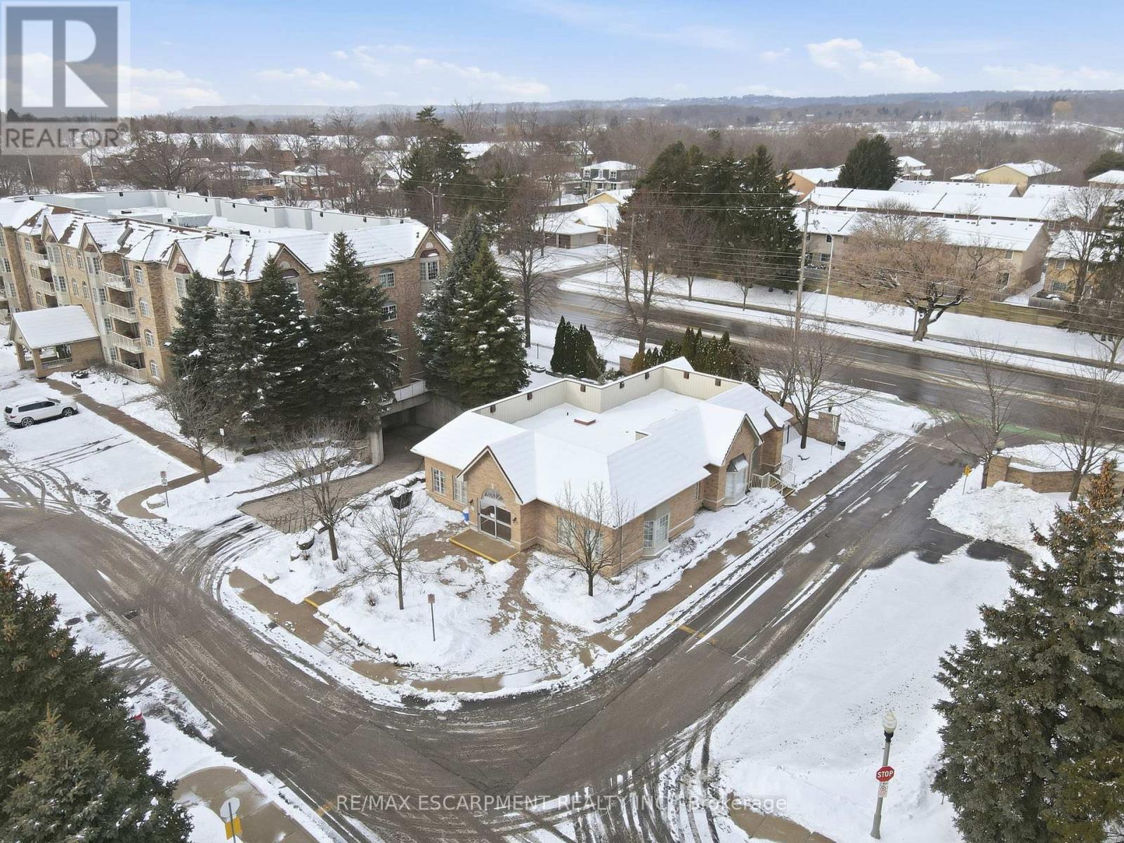 E106 - 216 Plains Road W, Burlington, Ontario  L7T 4K8 - Photo 40 - W12724466