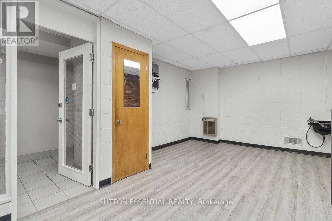 Unit #3 - 27 King Street E, Brockville, Ontario  K6V 1A7 - Photo 3 - X12724816