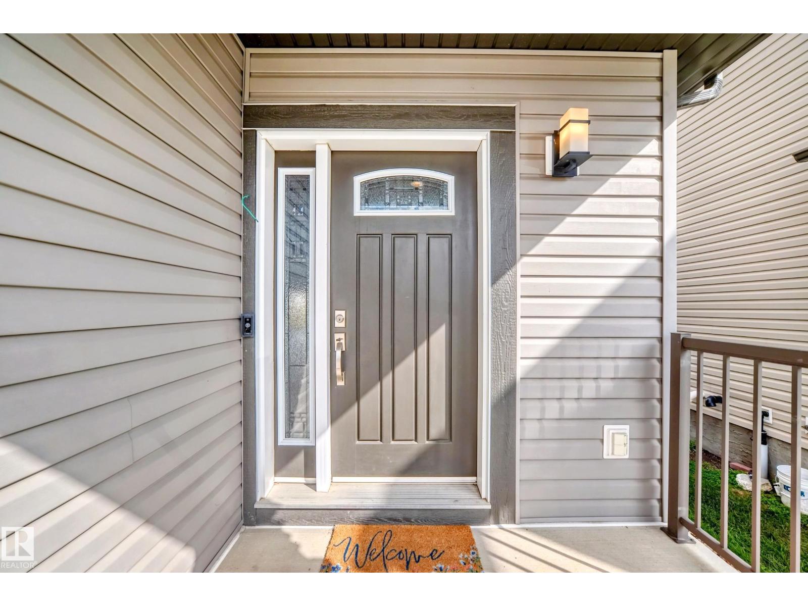 1921 33 St Nw, Edmonton, Alberta  T6T 0L5 - Photo 2 - E4470887