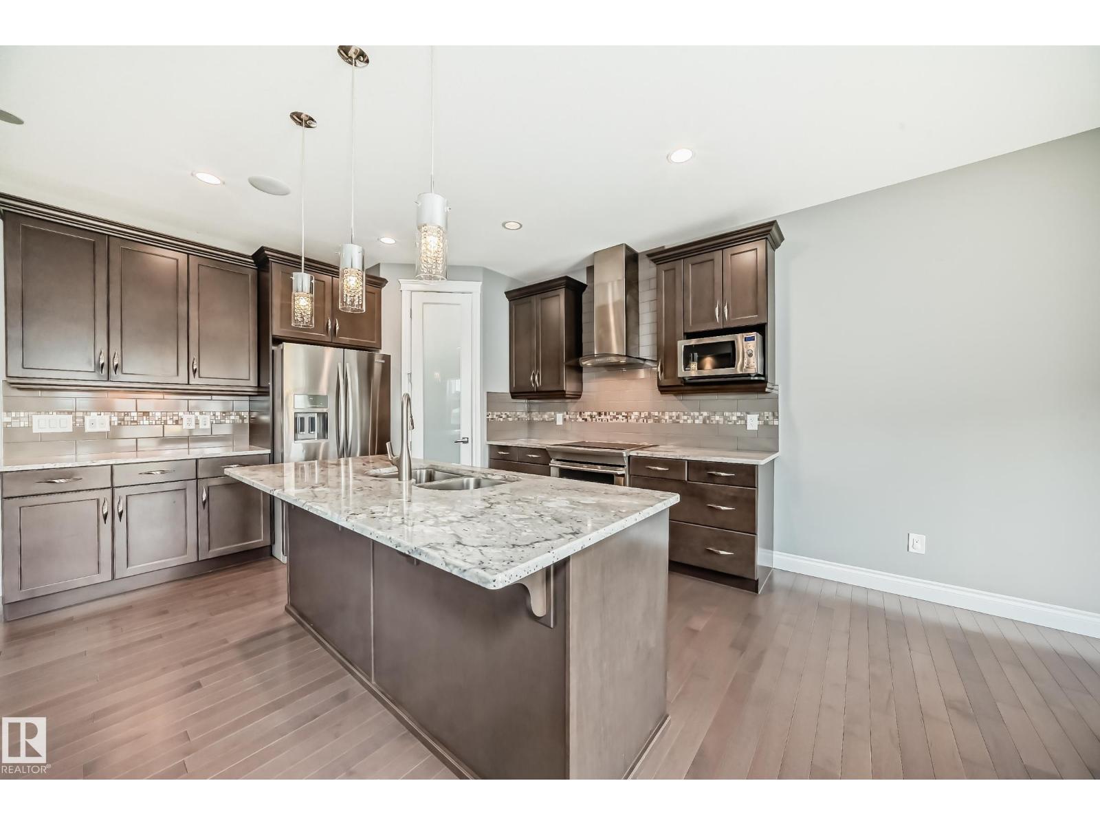 1921 33 St Nw, Edmonton, Alberta  T6T 0L5 - Photo 7 - E4470887