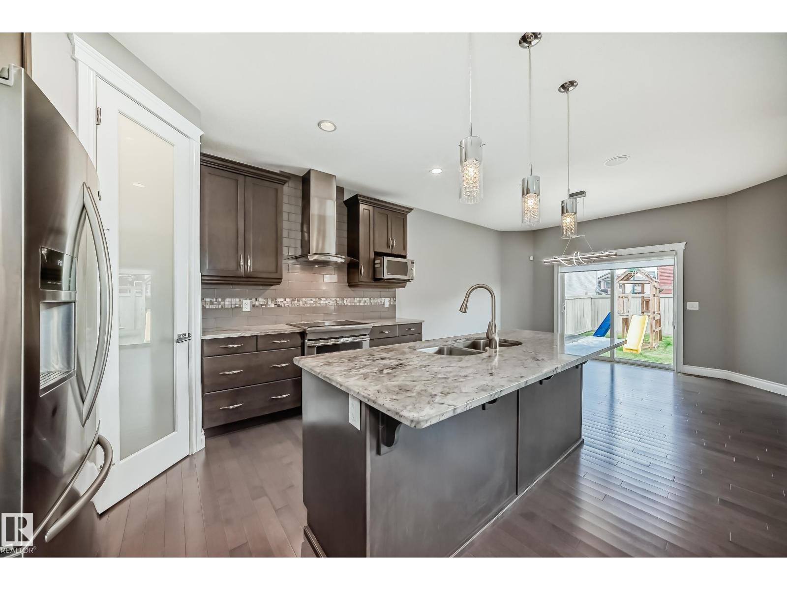 1921 33 St Nw, Edmonton, Alberta  T6T 0L5 - Photo 8 - E4470887