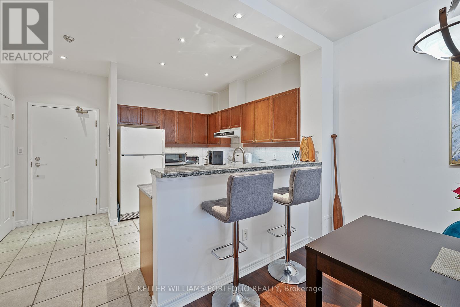 206 - 1 Leaside Park Drive, Toronto, Ontario  M4H 1R1 - Photo 7 - C12724754