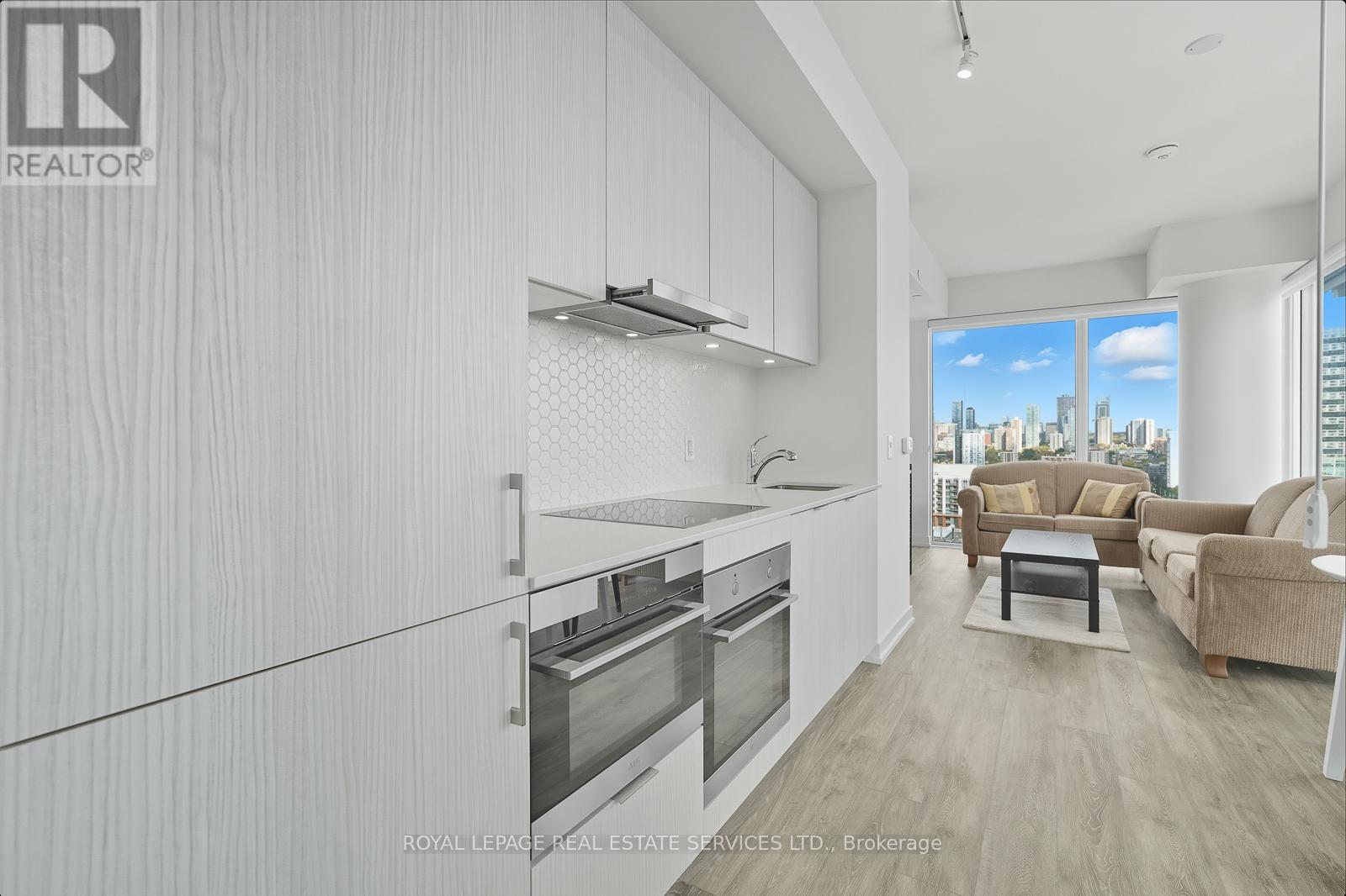 2107 - 158 Front Street E, Toronto, Ontario  M5A 1E5 - Photo 10 - C12724766