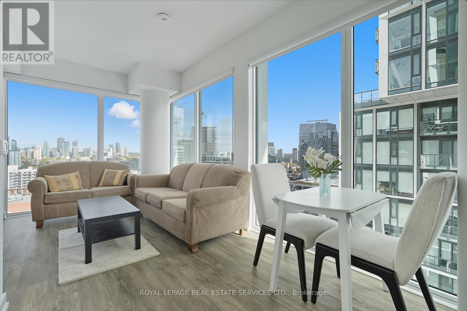 2107 - 158 Front Street E, Toronto, Ontario  M5A 1E5 - Photo 2 - C12724766