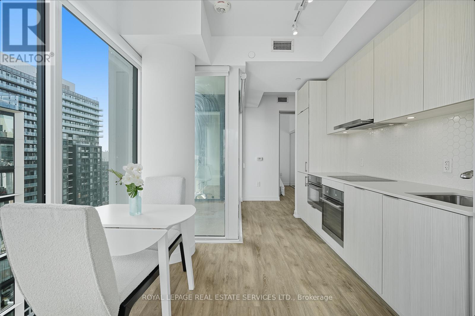 2107 - 158 Front Street E, Toronto, Ontario  M5A 1E5 - Photo 7 - C12724766