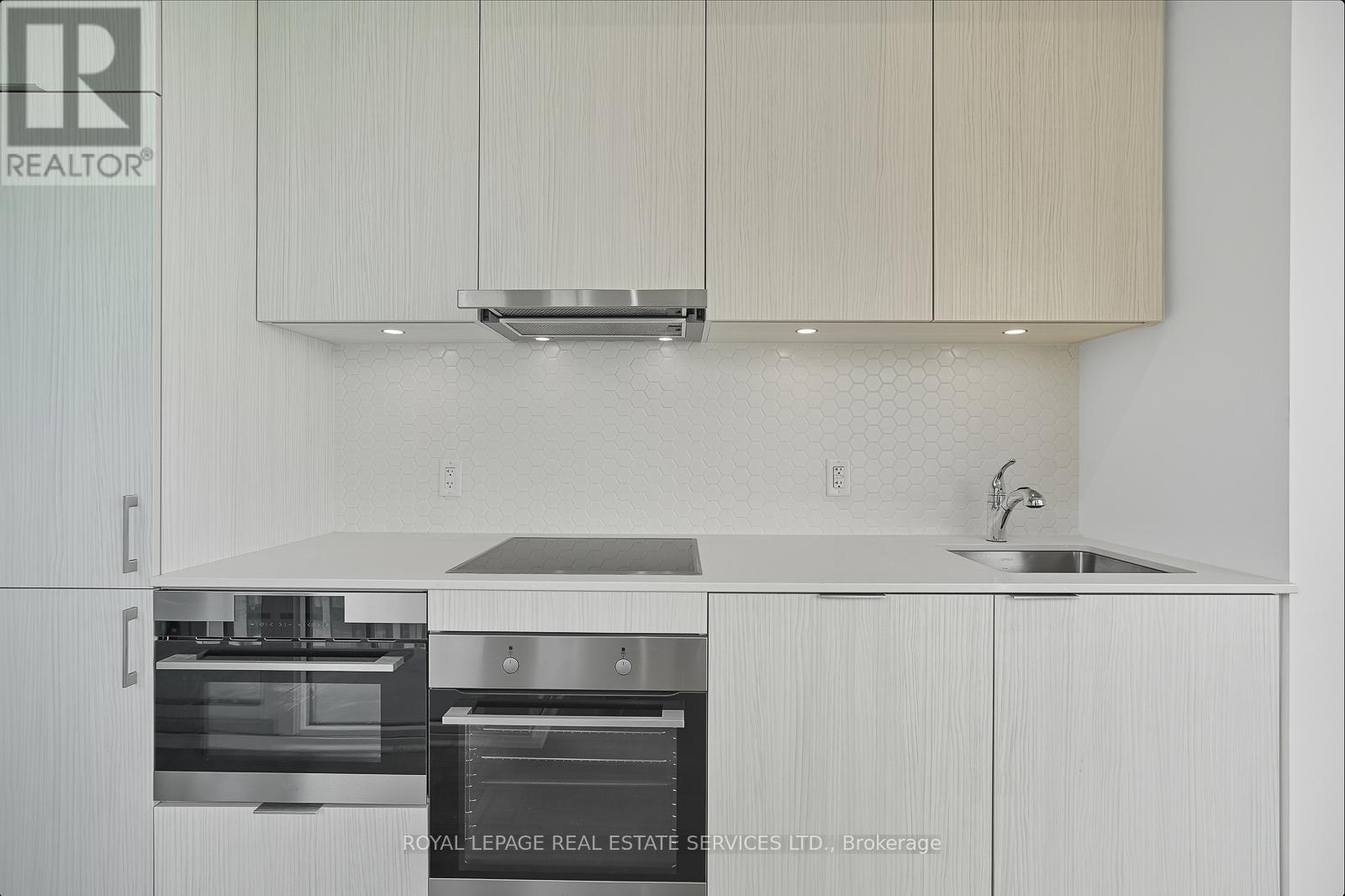 2107 - 158 Front Street E, Toronto, Ontario  M5A 1E5 - Photo 9 - C12724766