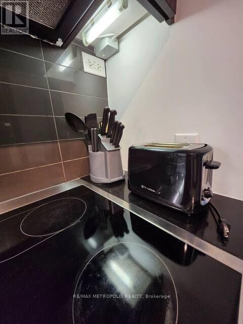 2208 - 85 Queens Wharf Road, Toronto, Ontario  M5V 0J9 - Photo 5 - C12724790