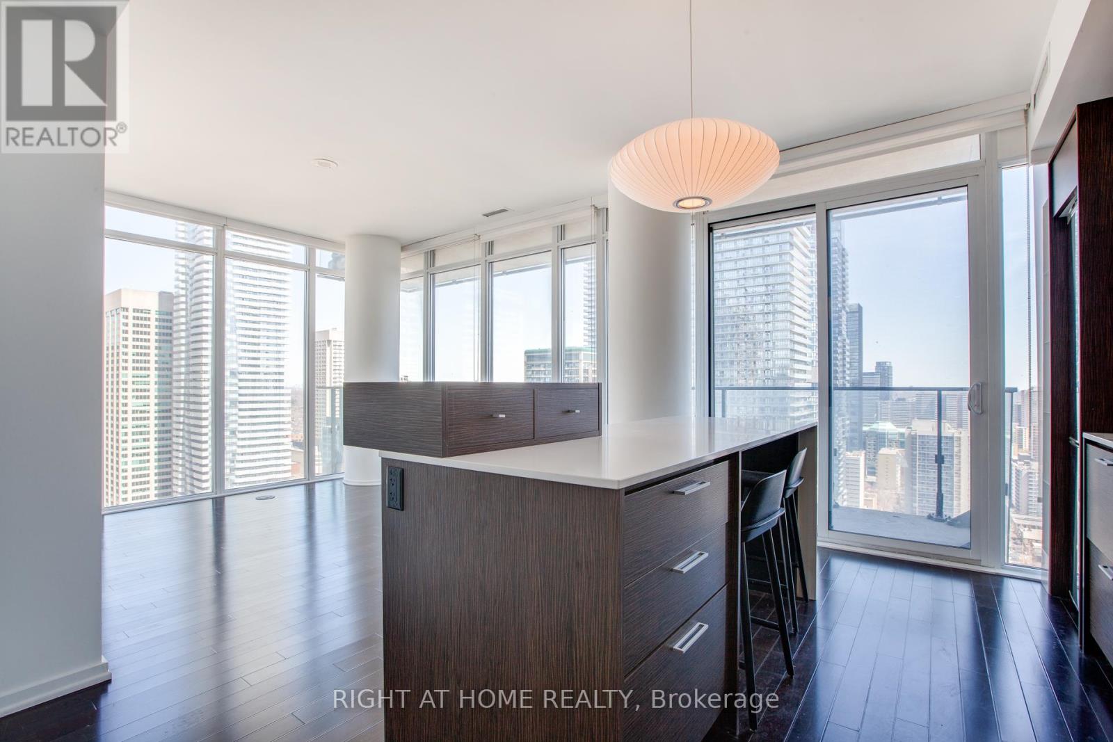 3008 - 75 St Nicholas Street, Toronto, Ontario  M4Y 0A5 - Photo 10 - C12724812