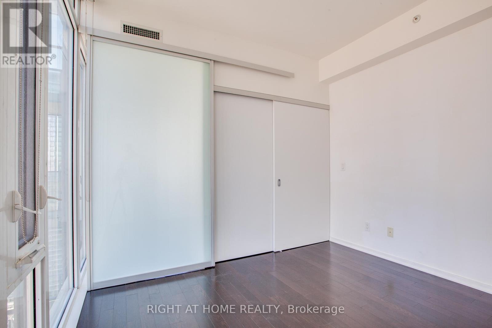 3008 - 75 St Nicholas Street, Toronto, Ontario  M4Y 0A5 - Photo 21 - C12724812