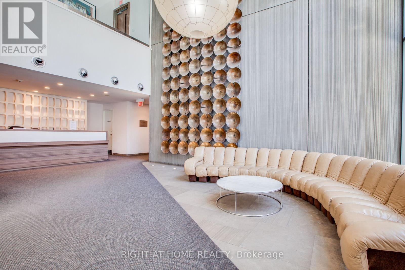 3008 - 75 St Nicholas Street, Toronto, Ontario  M4Y 0A5 - Photo 4 - C12724812