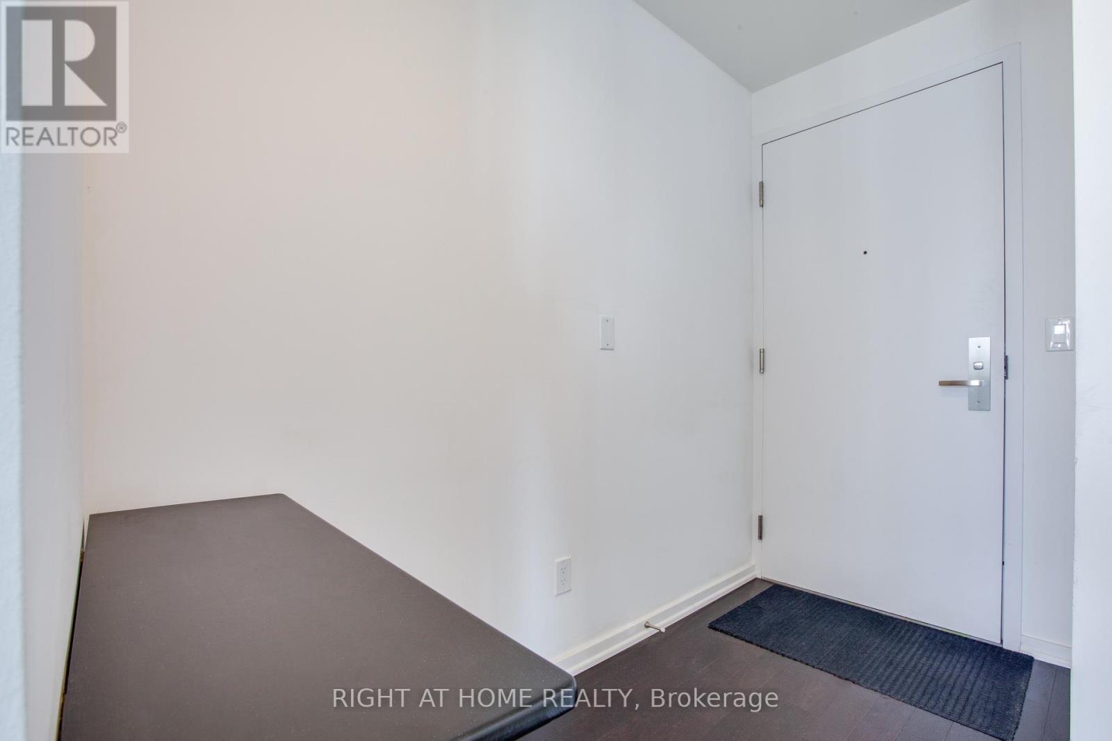 3008 - 75 St Nicholas Street, Toronto, Ontario  M4Y 0A5 - Photo 6 - C12724812