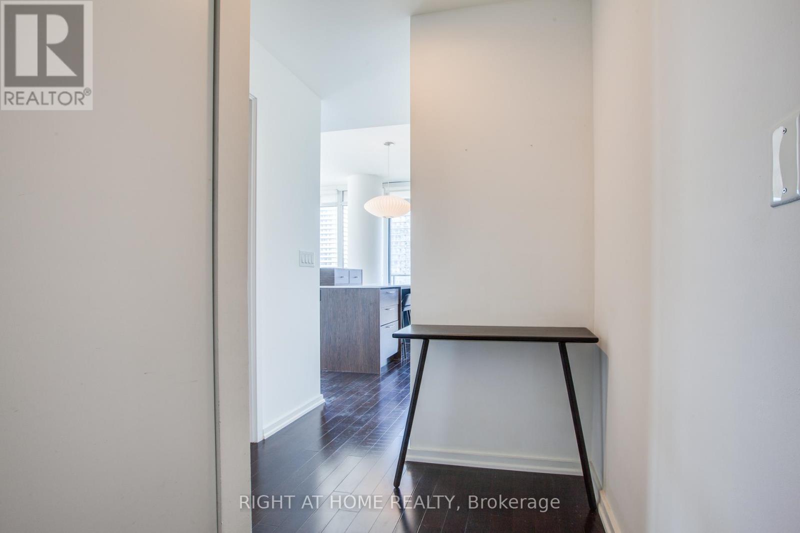 3008 - 75 St Nicholas Street, Toronto, Ontario  M4Y 0A5 - Photo 7 - C12724812