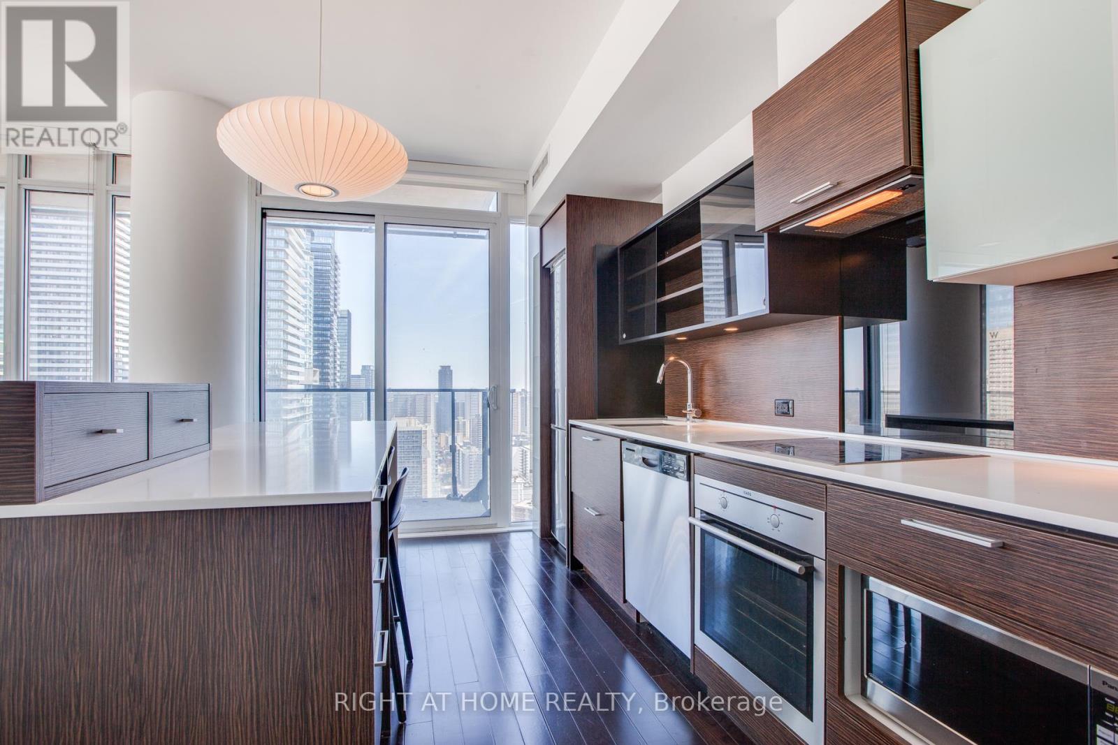 3008 - 75 St Nicholas Street, Toronto, Ontario  M4Y 0A5 - Photo 9 - C12724812