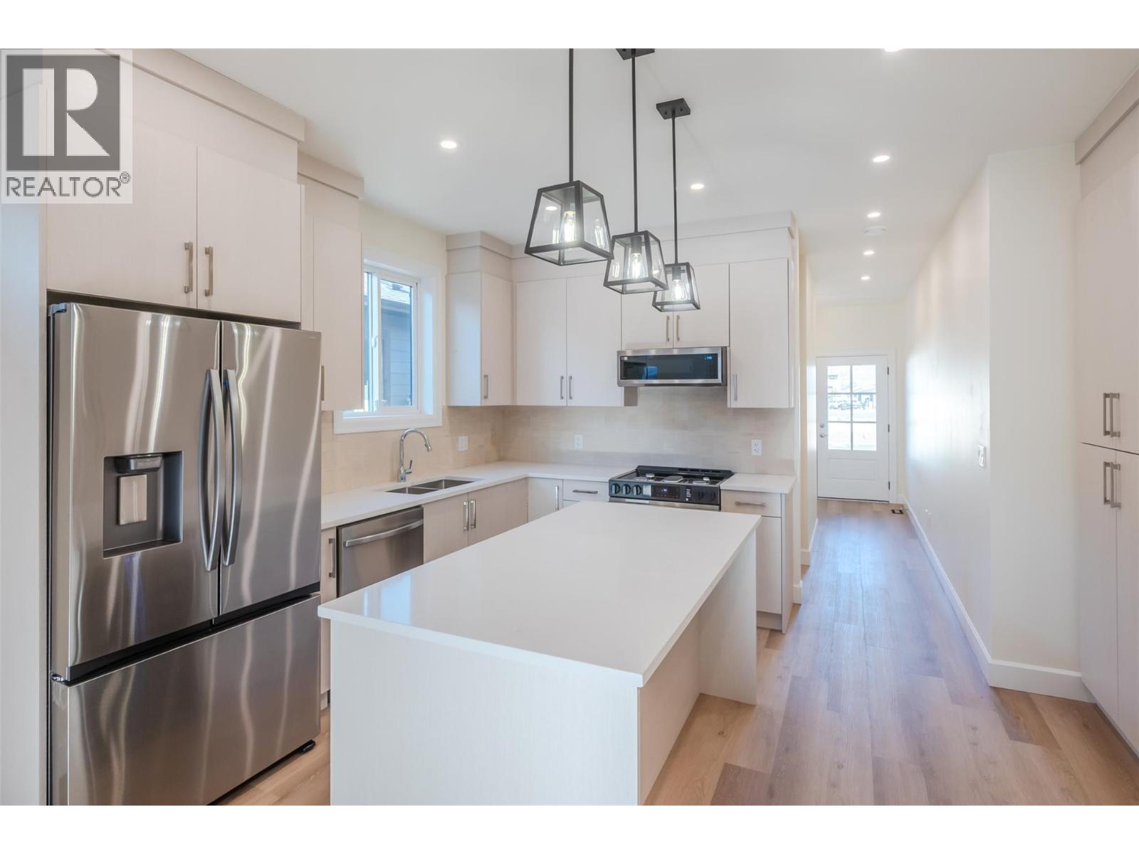 243 Bentgrass Avenue, Oliver, British Columbia  V0H 1T3 - Photo 4 - 10373733