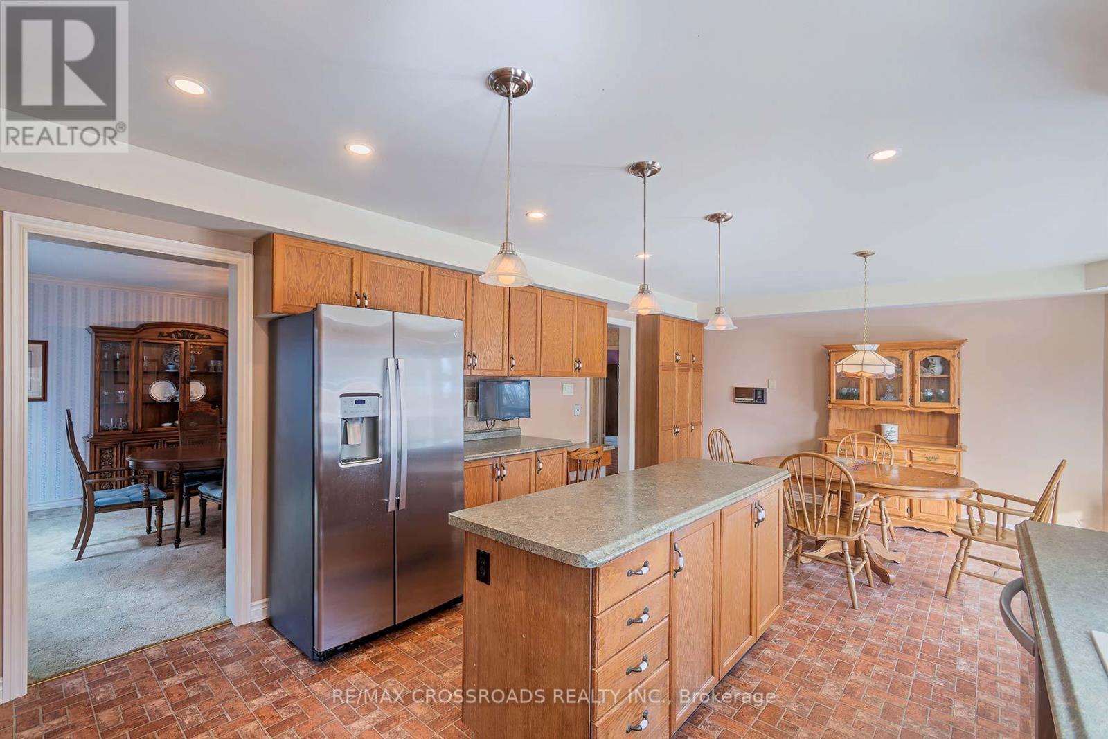 11 Sayor Drive, Ajax, Ontario  L1T 3K2 - Photo 10 - E12724776