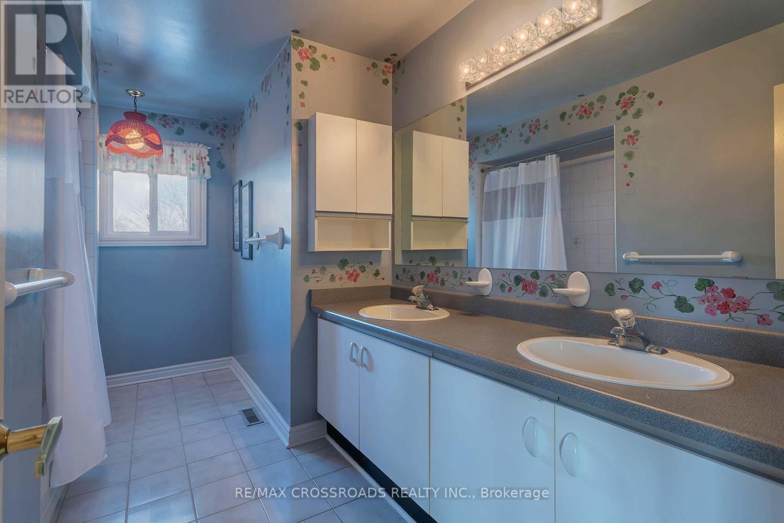 11 Sayor Drive, Ajax, Ontario  L1T 3K2 - Photo 35 - E12724776