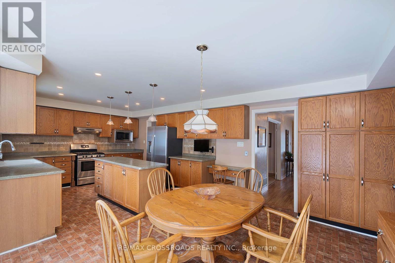 11 Sayor Drive, Ajax, Ontario  L1T 3K2 - Photo 7 - E12724776