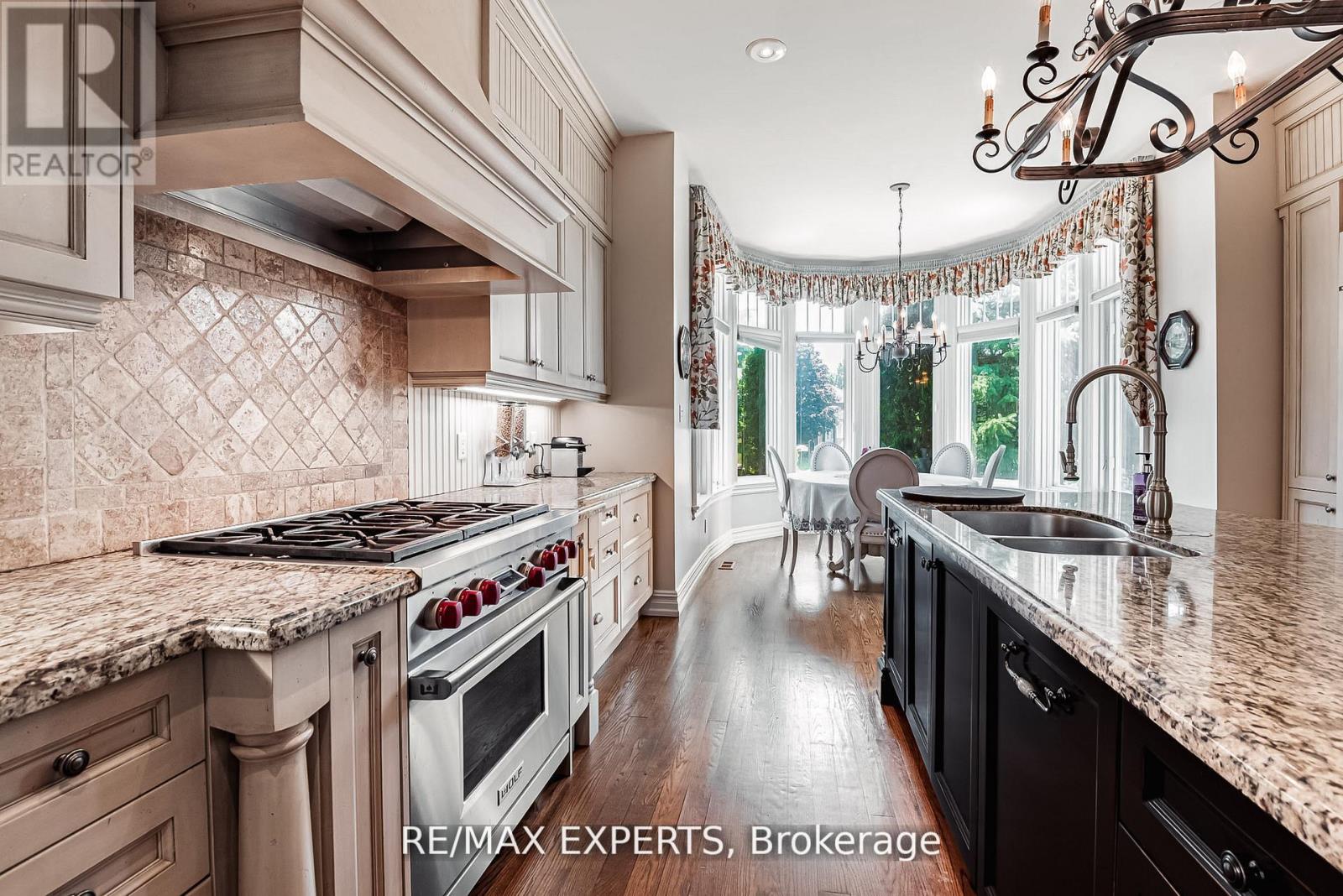 8 Alm Court, Aurora, Ontario  L4G 6W7 - Photo 14 - N12724686