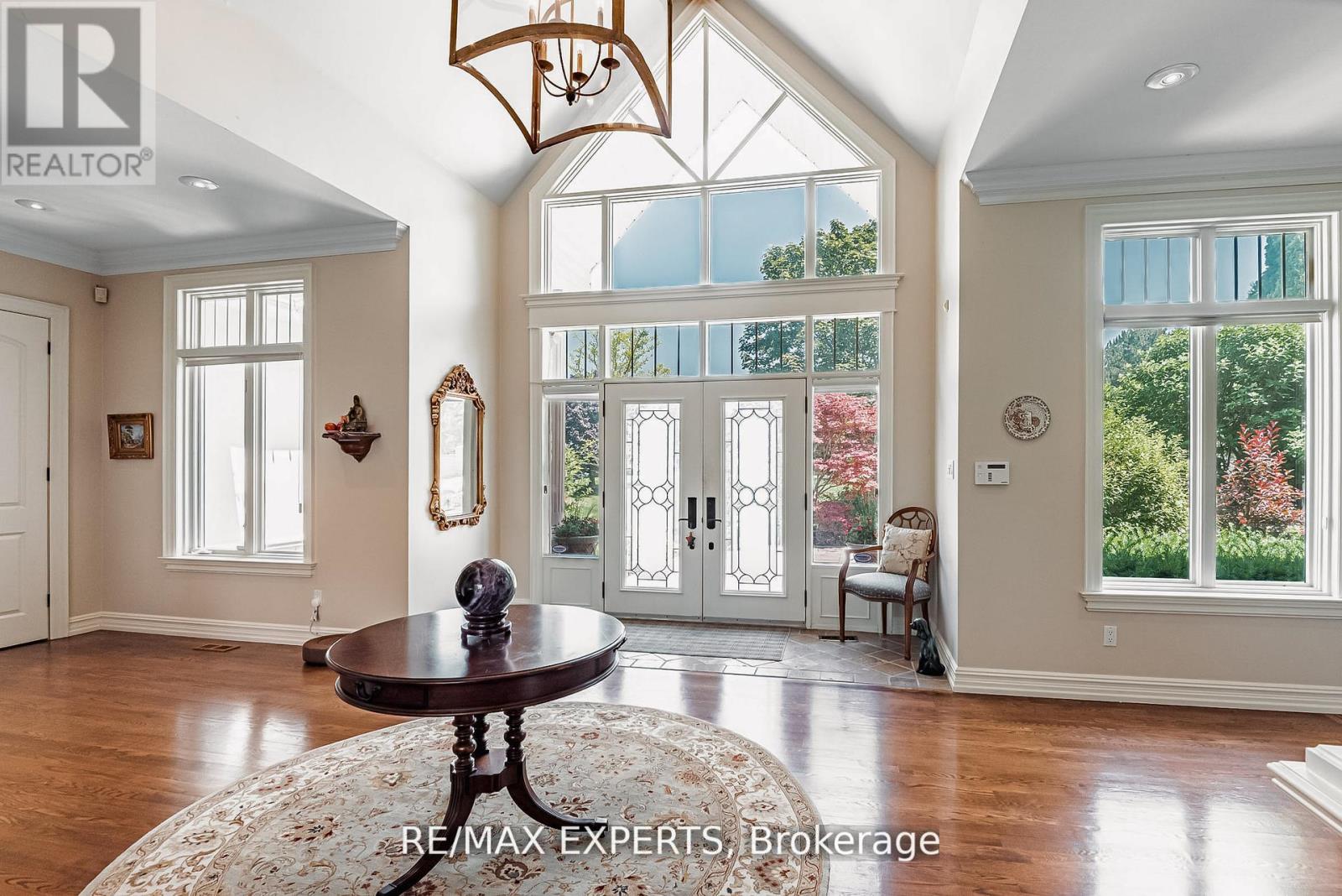 8 Alm Court, Aurora, Ontario  L4G 6W7 - Photo 4 - N12724686