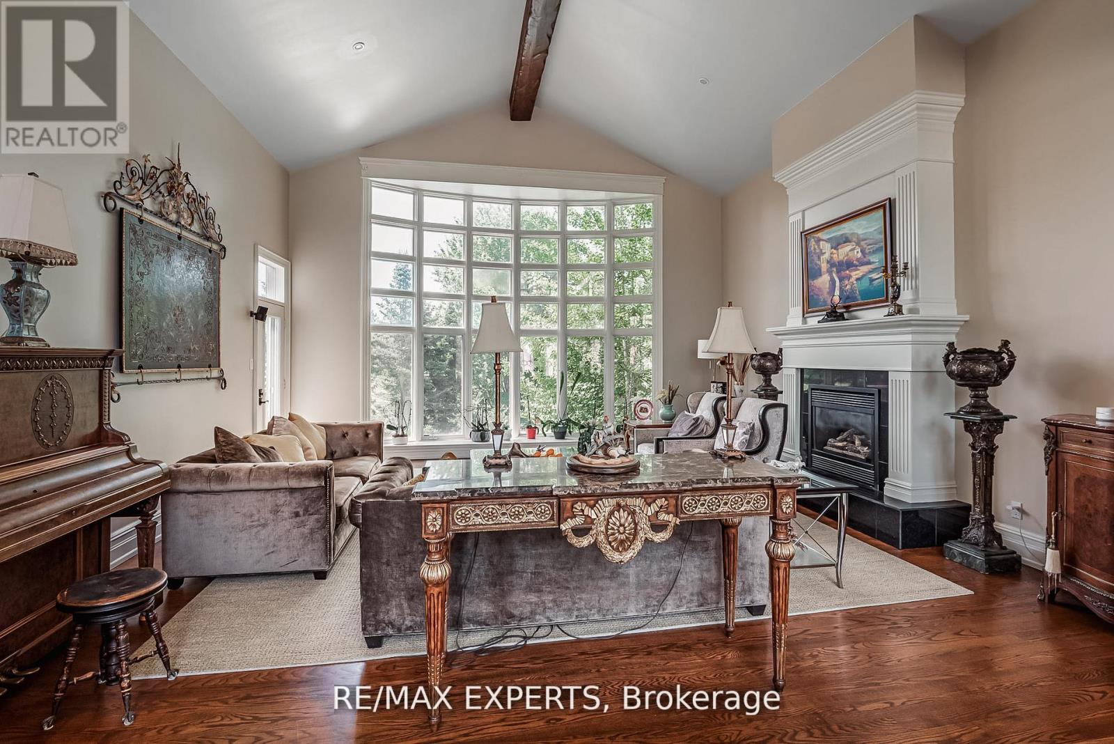 8 Alm Court, Aurora, Ontario  L4G 6W7 - Photo 5 - N12724686