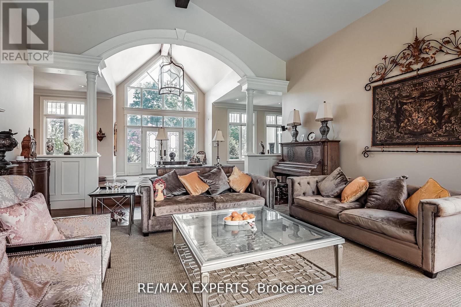 8 Alm Court, Aurora, Ontario  L4G 6W7 - Photo 7 - N12724686