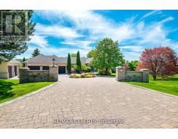 8 ALM COURT, Aurora, Ontario