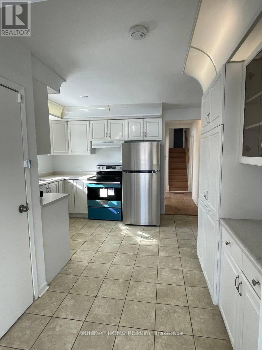 262 Scott Avenue, Newmarket, Ontario  L3Y 4R5 - Photo 2 - N12724768