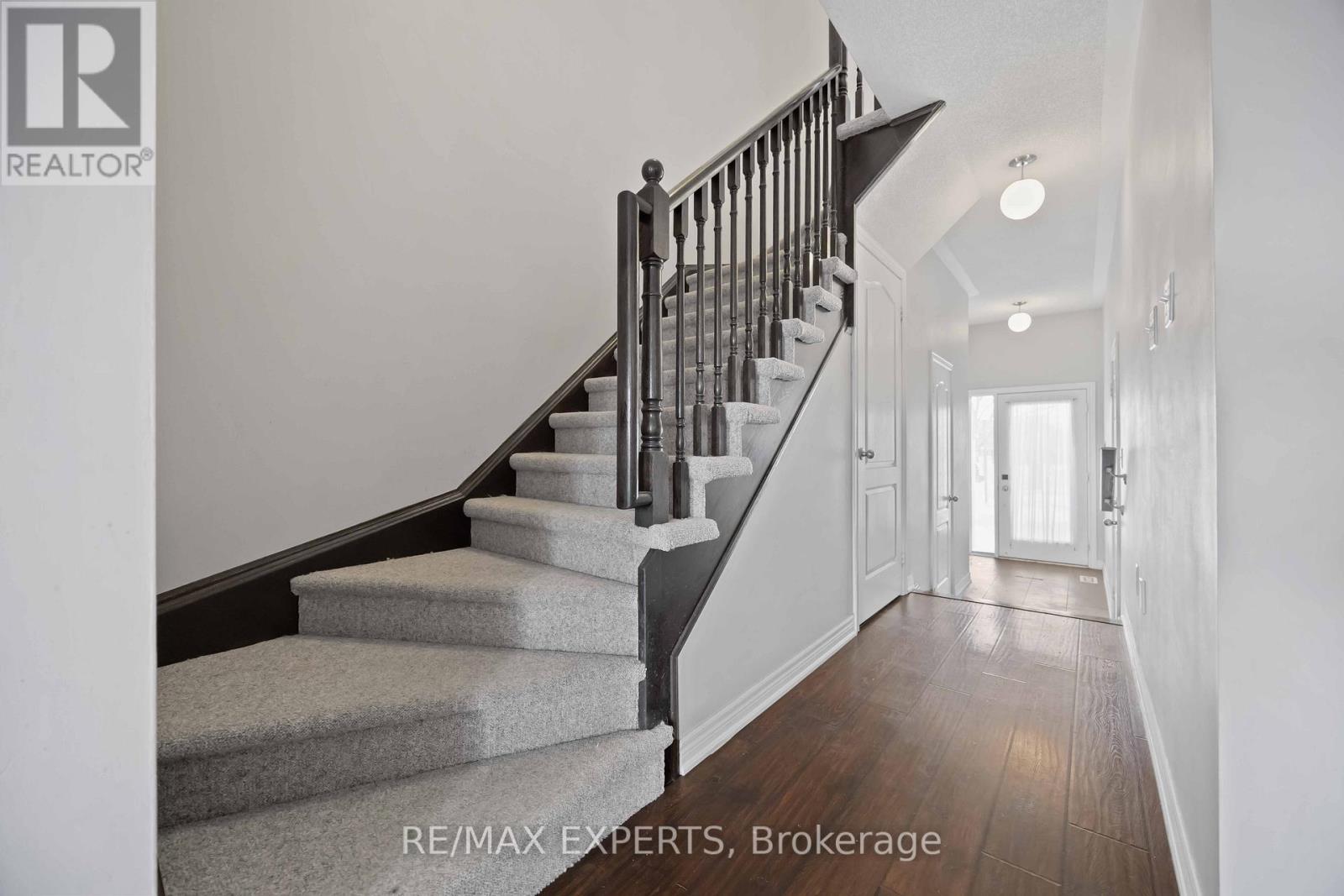 5 Lodestone Lane, Whitchurch-Stouffville, Ontario  L4A 0W6 - Photo 7 - N12724820