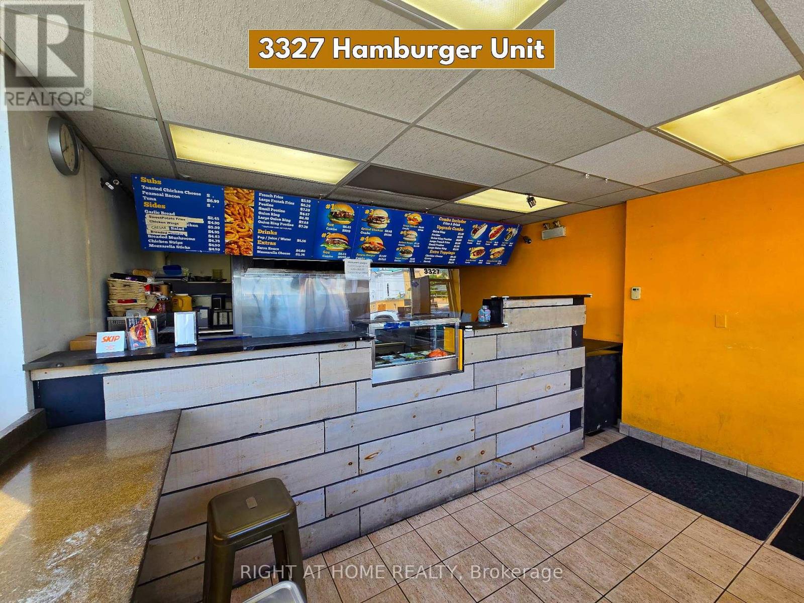 3327 Lakeshore Boulevard W, Toronto, Ontario  M8W 1N1 - Photo 8 - W12721396