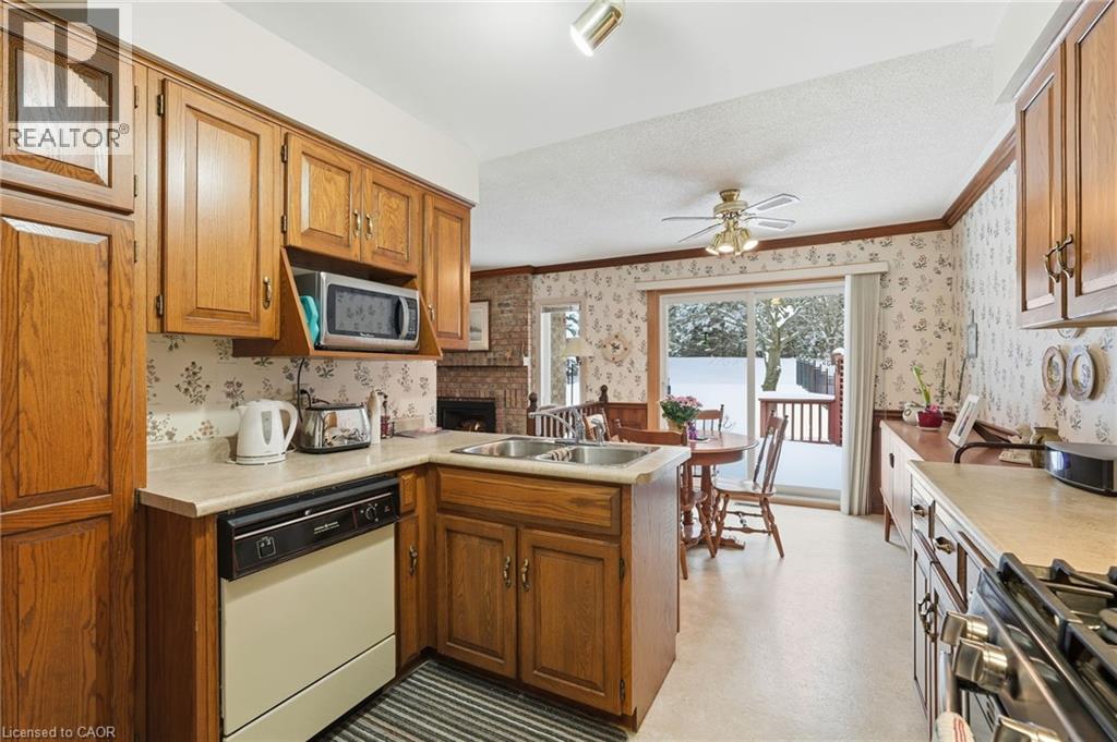 2320 Homer Drive, Burlington, Ontario  L7P 4V4 - Photo 14 - 40800592